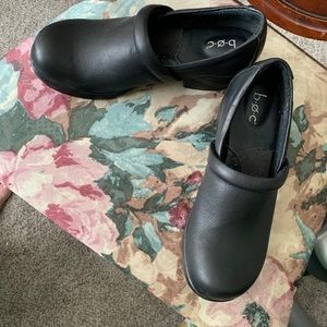 Closing account make an offer or goes to goodwill***** Black Clogs
